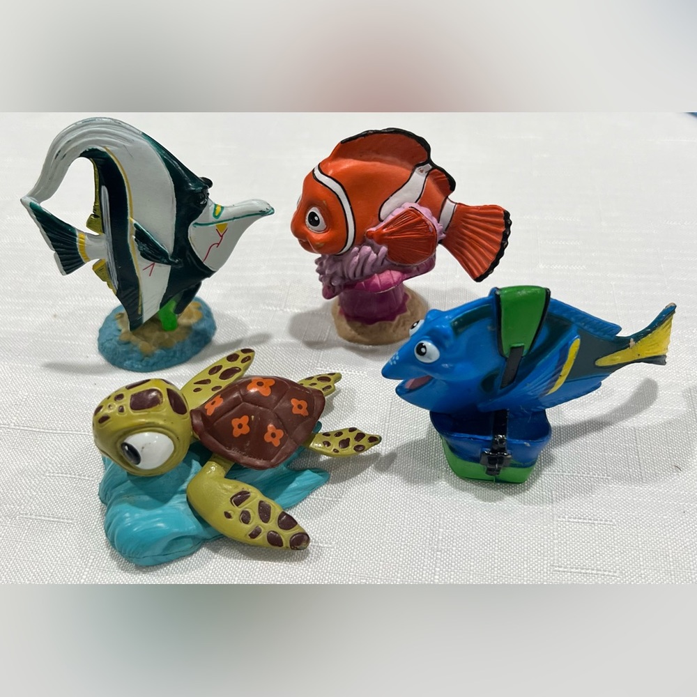 Finding Nemo figurines
